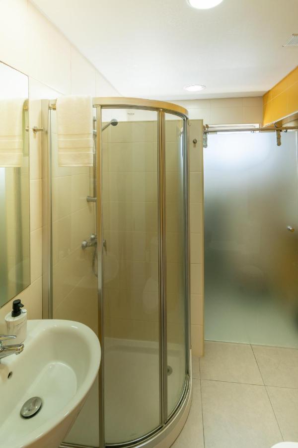 Atlantic Penthouse - City, Montain & Ocean - Free Parking Ponta Delgada المظهر الخارجي الصورة